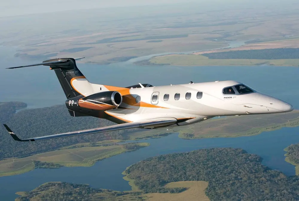Embraer Phenom 300