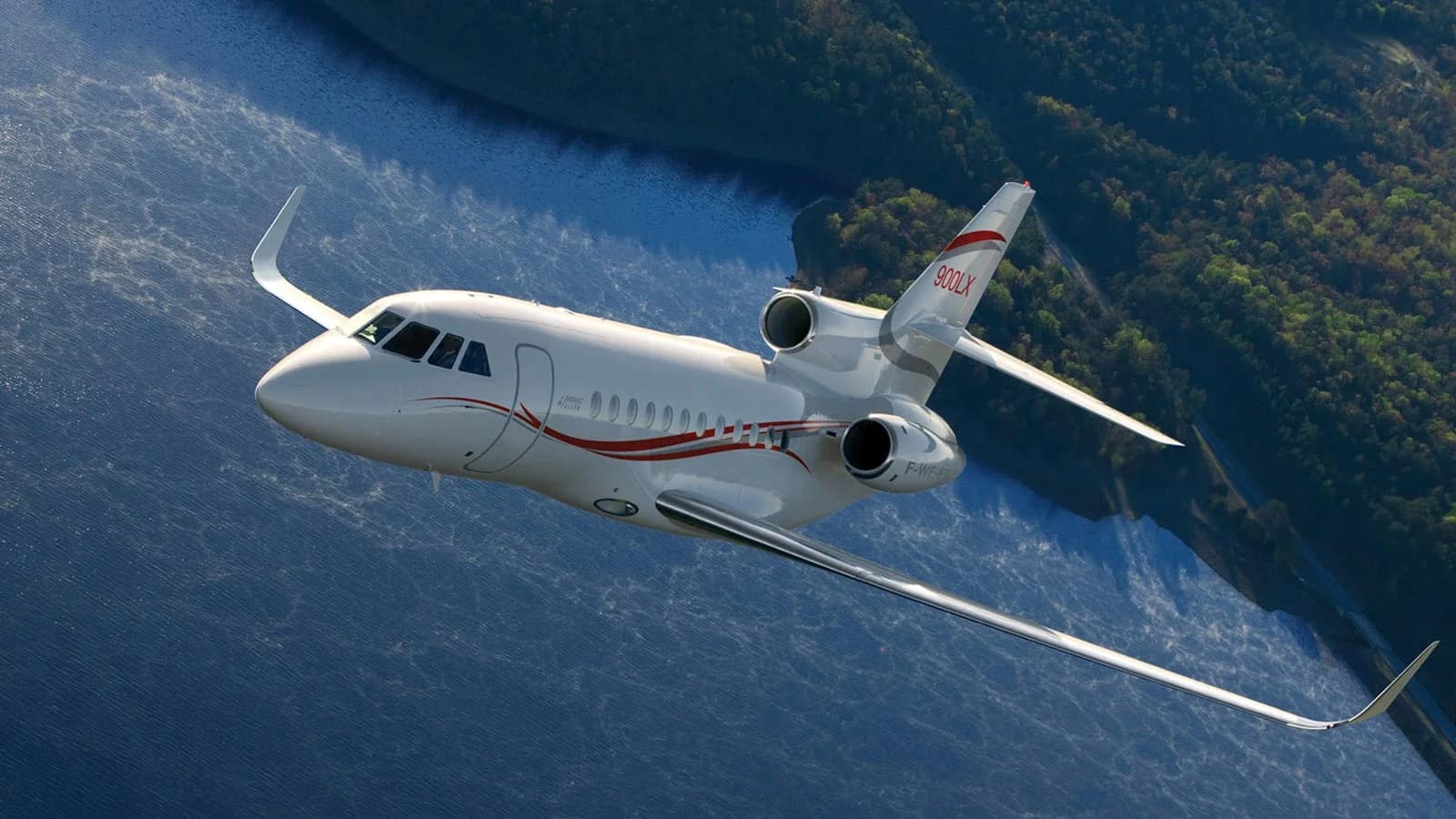 Falcon 900