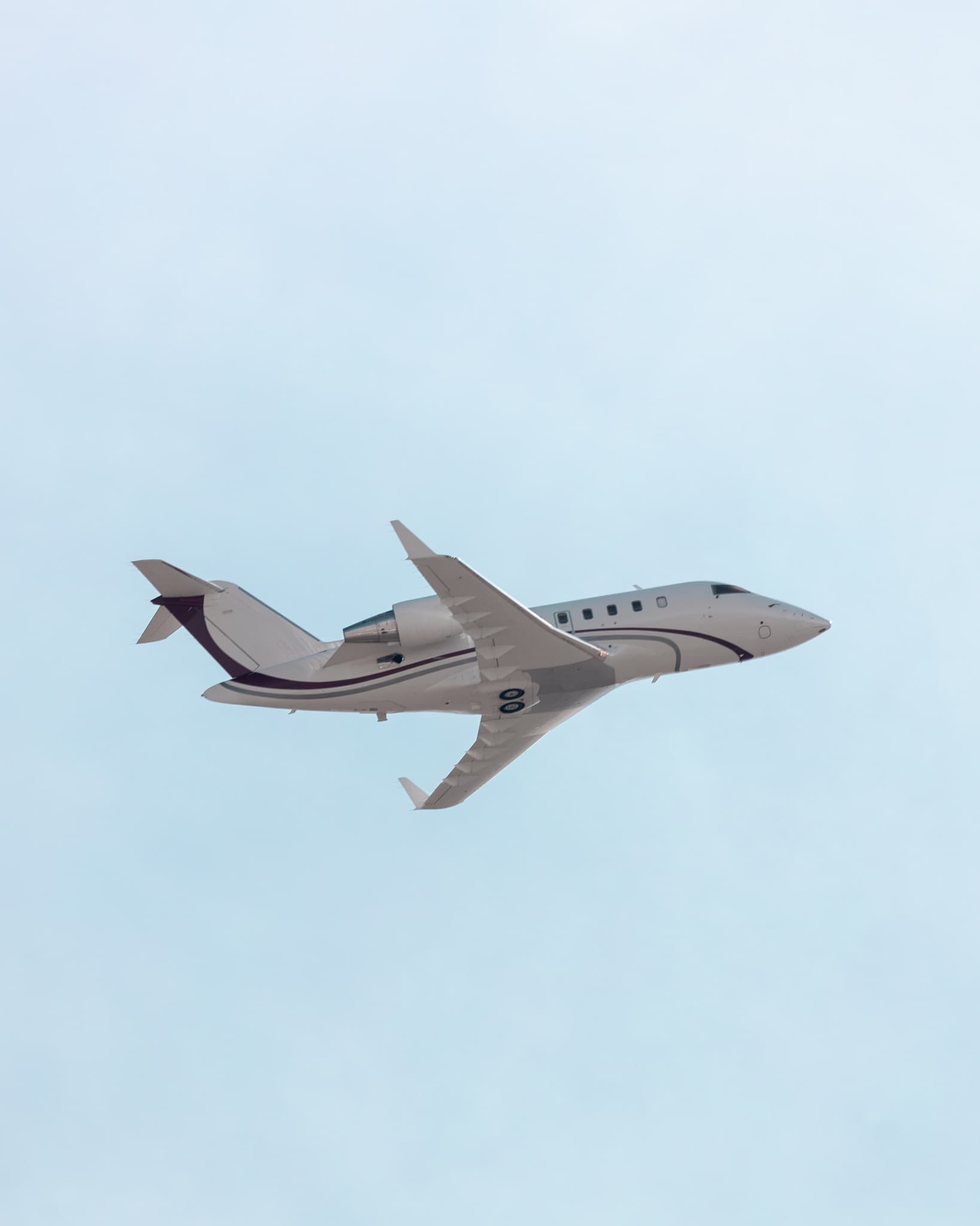 Bombardier Challenger 604
